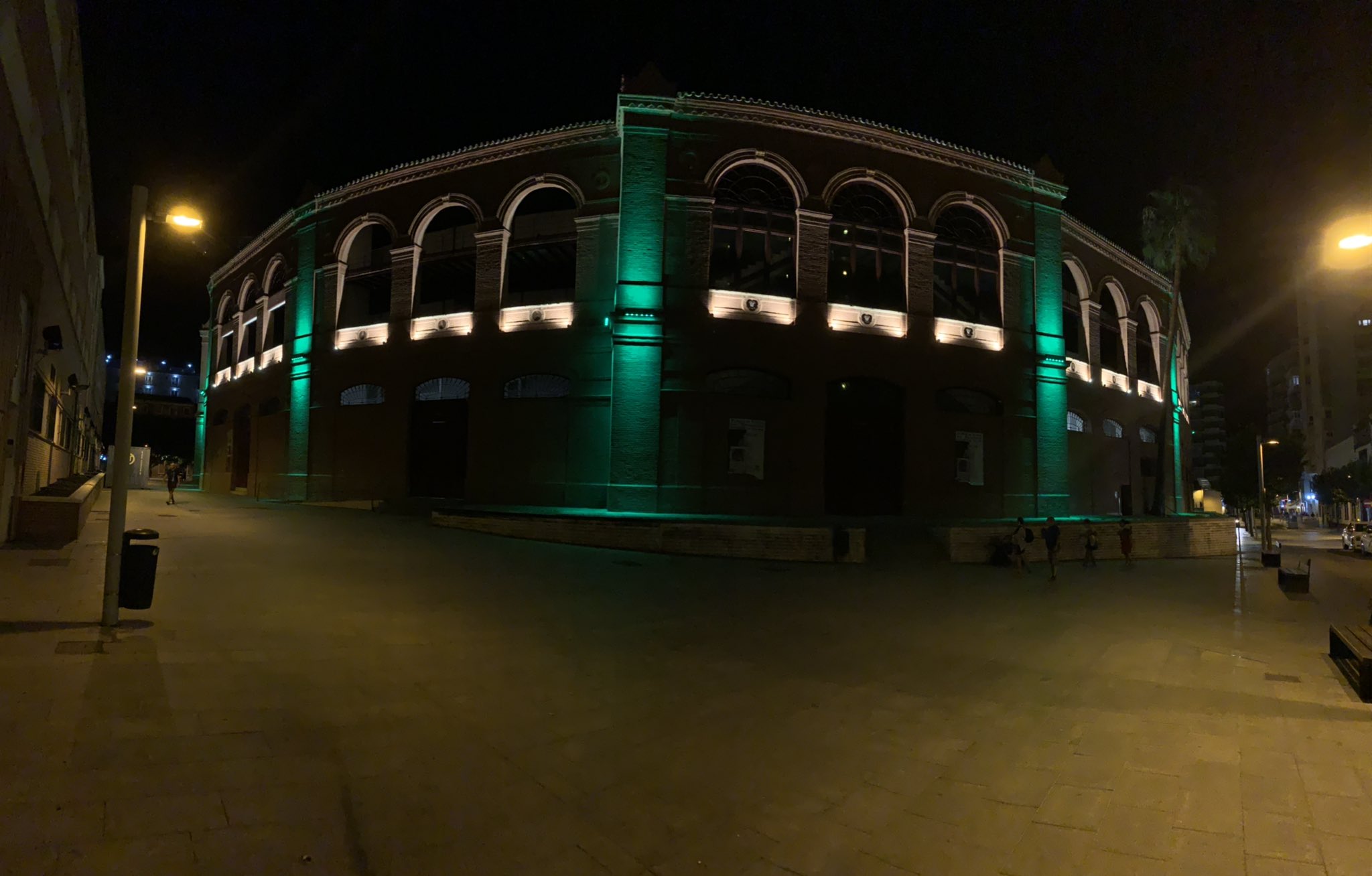 Plaza de Toros de Málaga iluminada por el Día Mundial del Farmacéutico